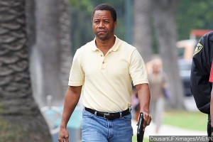 cuba-gooding-jr-running-in-his-undies-and-waving-gun-on-set-of-american-crime-story